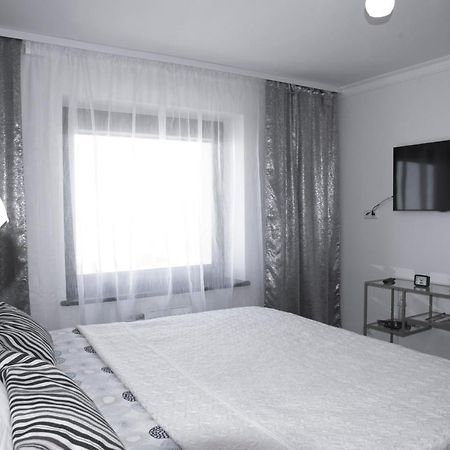 Lyra63 Large 80Sq M Top 14 Floor Siauliai  Bagian luar foto