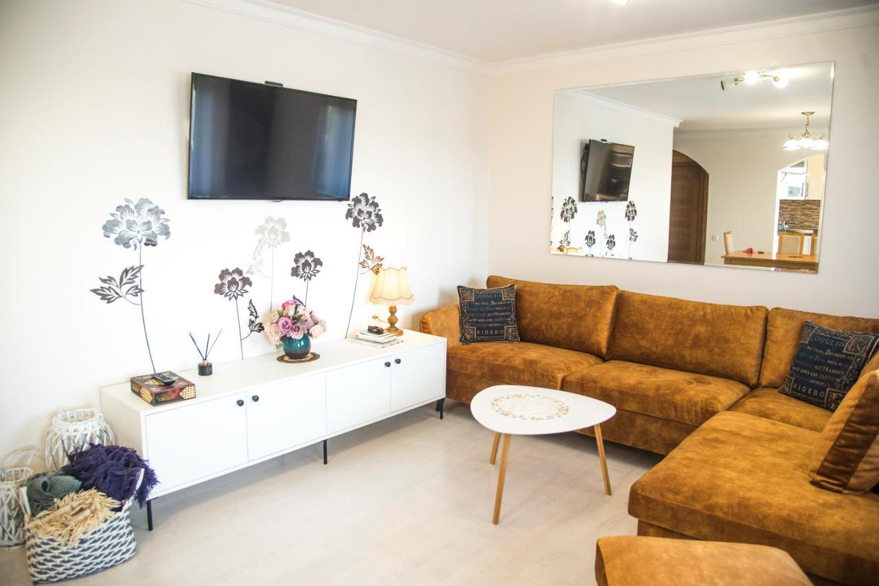 Lyra63 Large 80Sq M Top 14 Floor Siauliai  Bagian luar foto